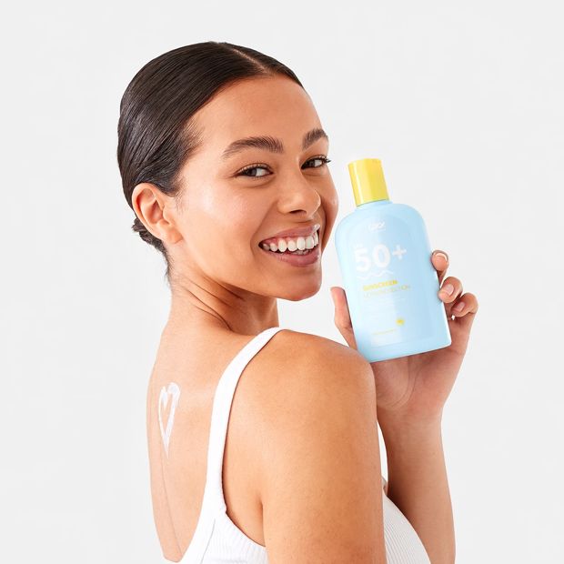 OXX Skincare SPF 50+ Ultra Protection Sunscreen Lotion 200ml - Vitamin E