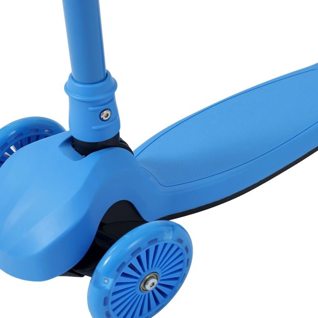 Light Up Wheel Tilt and Turn Scooter, Blue - Anko