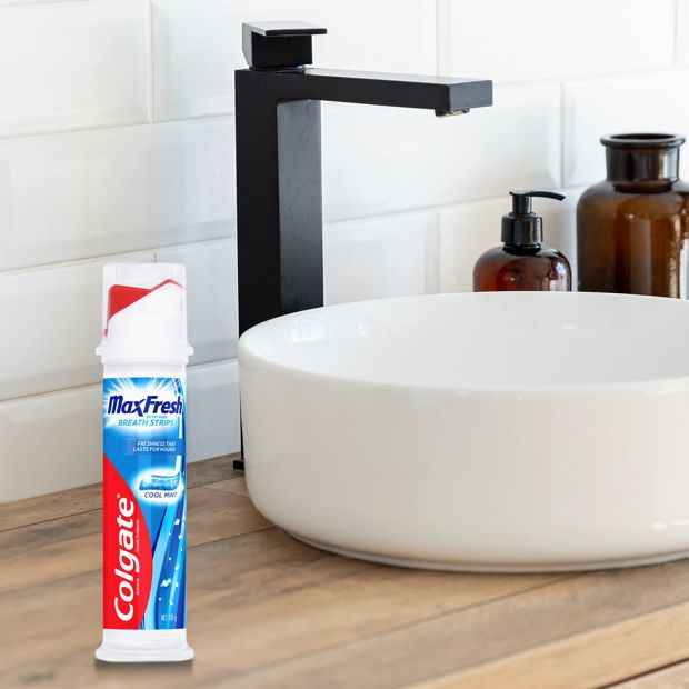 Colgate MaxFresh Cool Mint Toothpaste Pump with Mini Breath Strips 130g