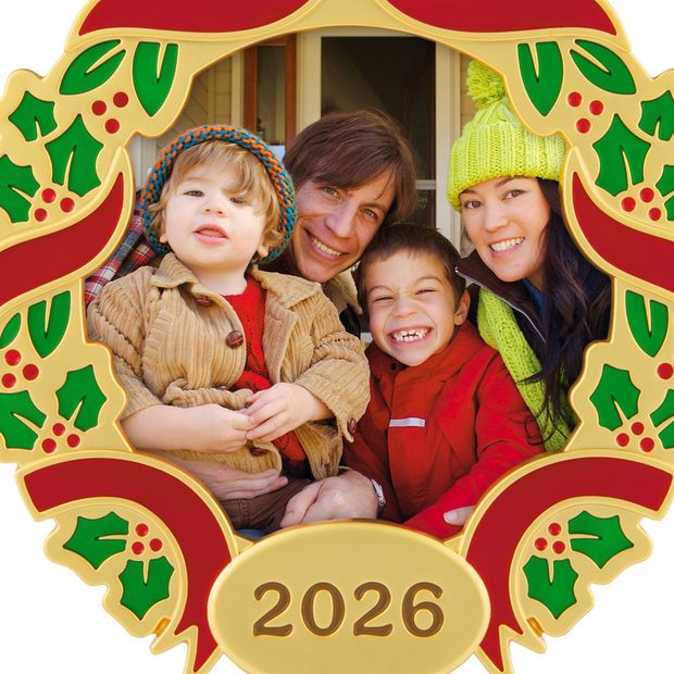 Hallmark Keepsake Our Family Christmas Photo Holder Ornament