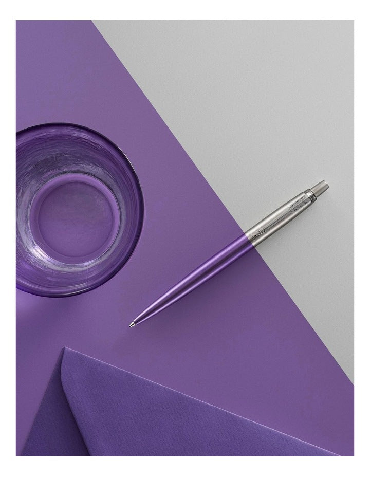 Jotter Victoria Trim Ballpoint Ink Pen in Violet/Chrome