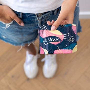 Libra Invisible Super Pads With Wings 12 pack