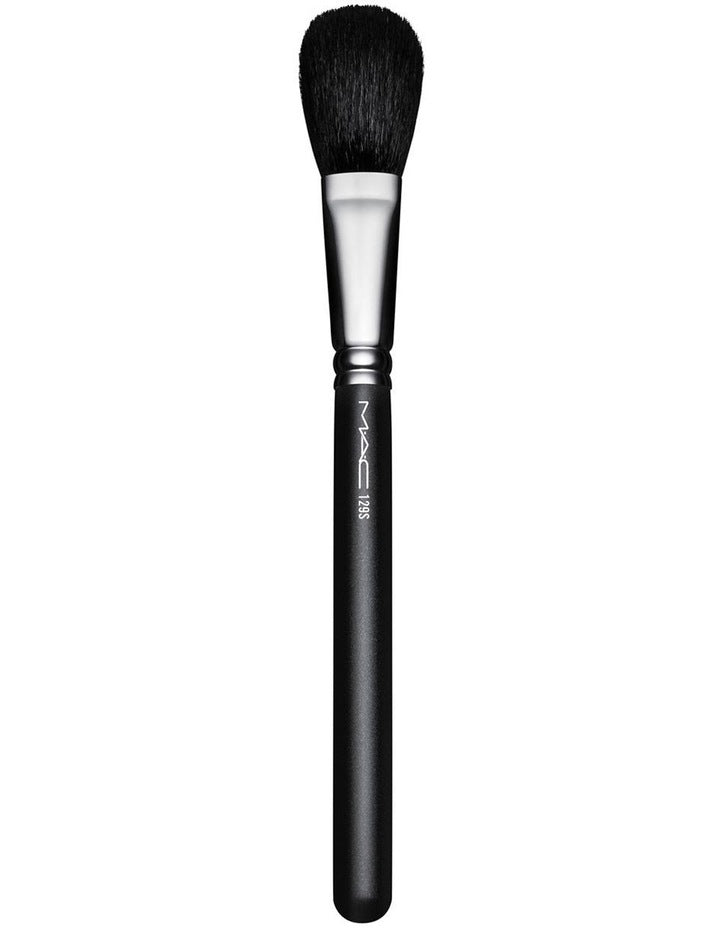 Powder Blush Brush in Black