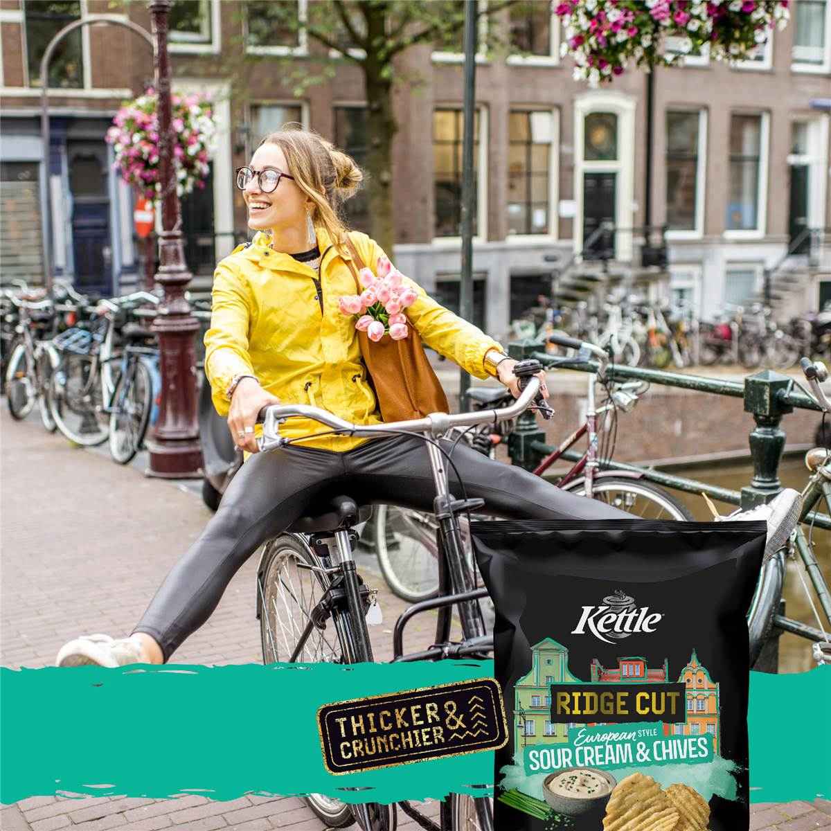 Kettle Ridge Cut Potato Chips European Sour Cream & Chives 165g