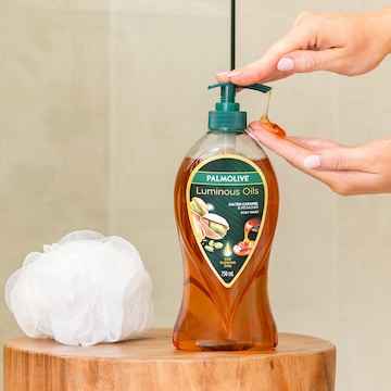 Palmolive Luminous Oils Body Wash Salted Caramel & Pistachio 750mL