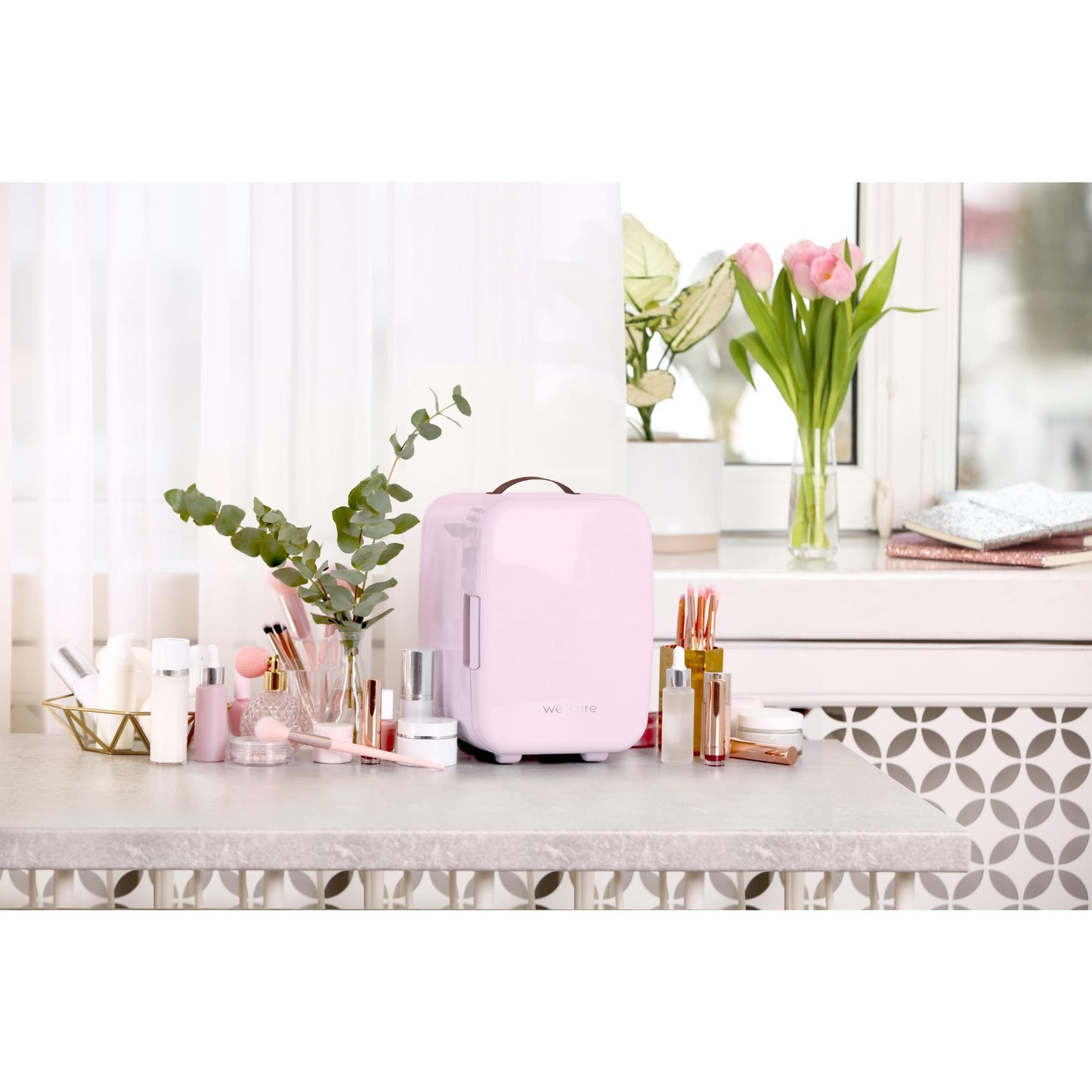 Wellcare Mini Cosmetic Fridge