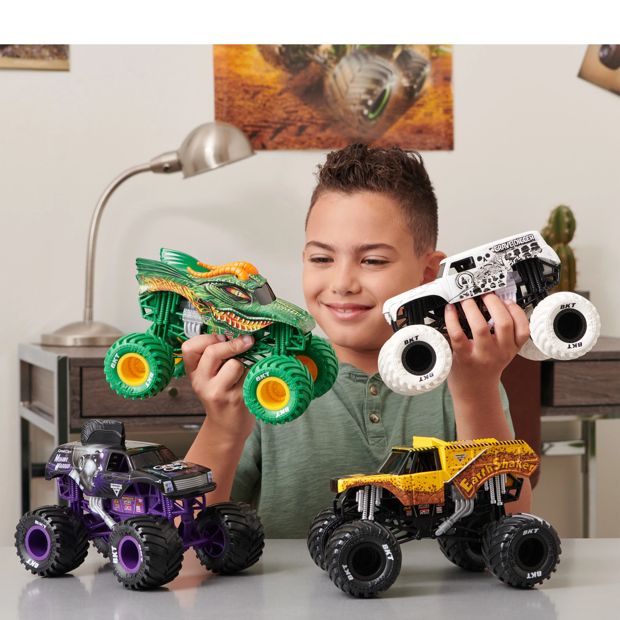 Monster Jam 1:24 Scale Collector Diecast Vehicle - Assorted*