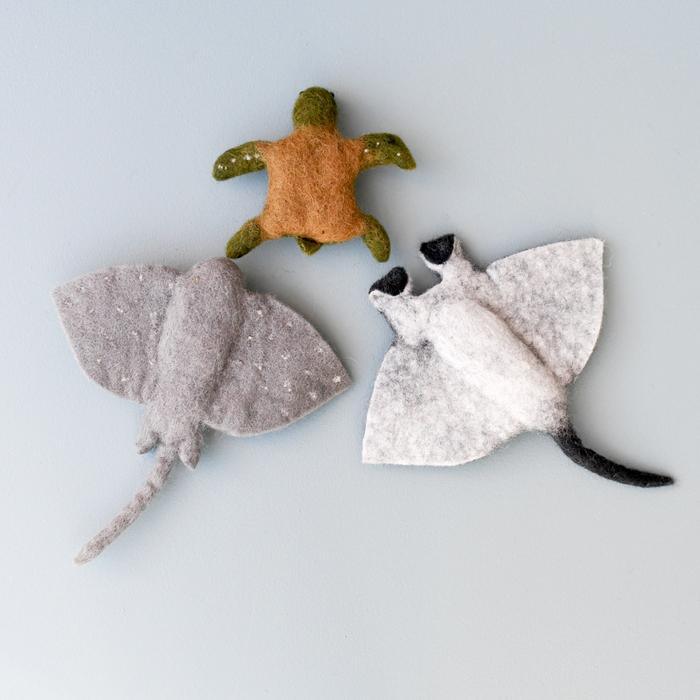 Tara Treasures Felt Sea Reef Creatures Ocean Toys Set of 3 - Manta Ray, Spotted Eagle Ray and Green Sea Turtle Pretend & Imaginative Play Ocean Toys Felt Animals 3yrs+