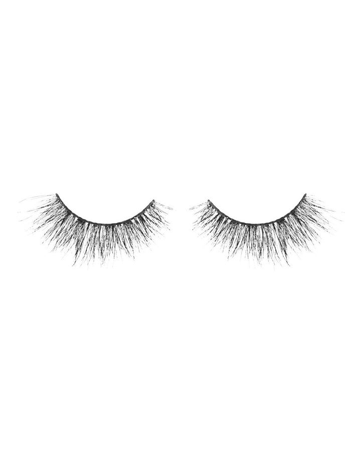 Look Real Faux Dramatic Lashes