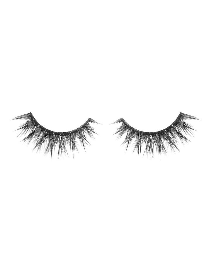 GISELLE - Look Real Faux Dramatic Lashes