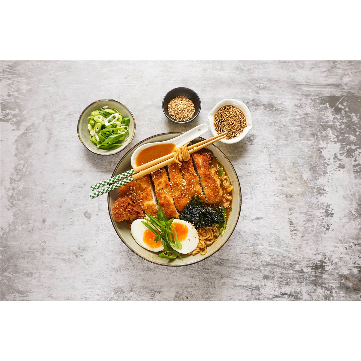 Trident Instant Noodles Hot & Spicy Flavoured 340g