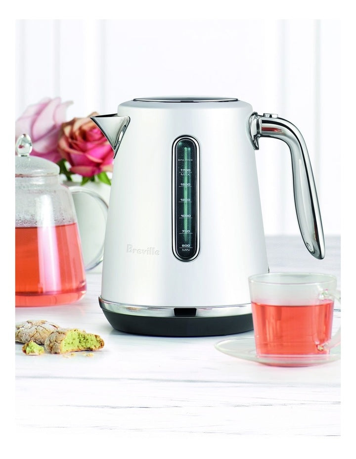 The Soft Top Luxe Kettle BKE735SST