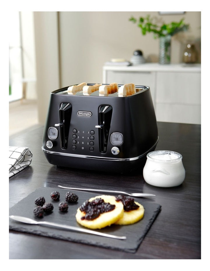 Distinta Moments 4 Slice Toaster CTin4003BK in Black