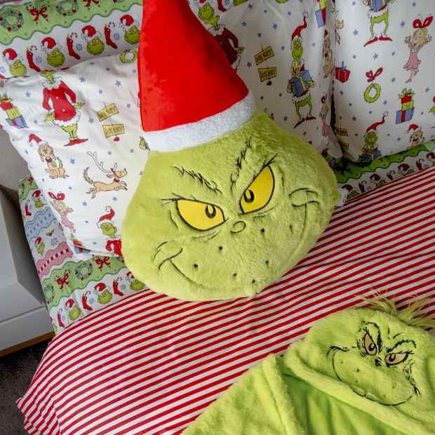 The Grinch Christmas Hooded Blanket Throw