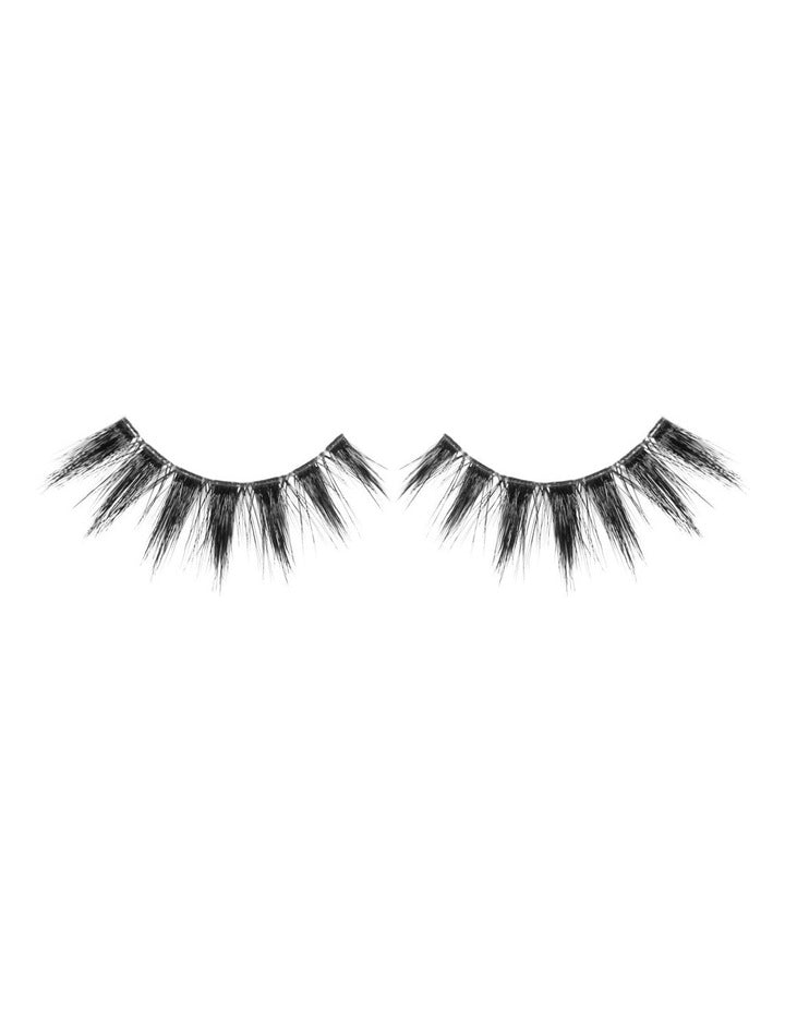 Look Real Faux Dramatic Lashes