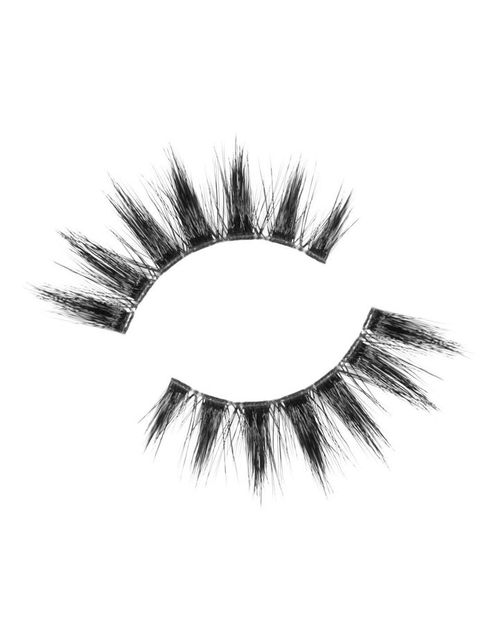 Look Real Faux Dramatic Lashes