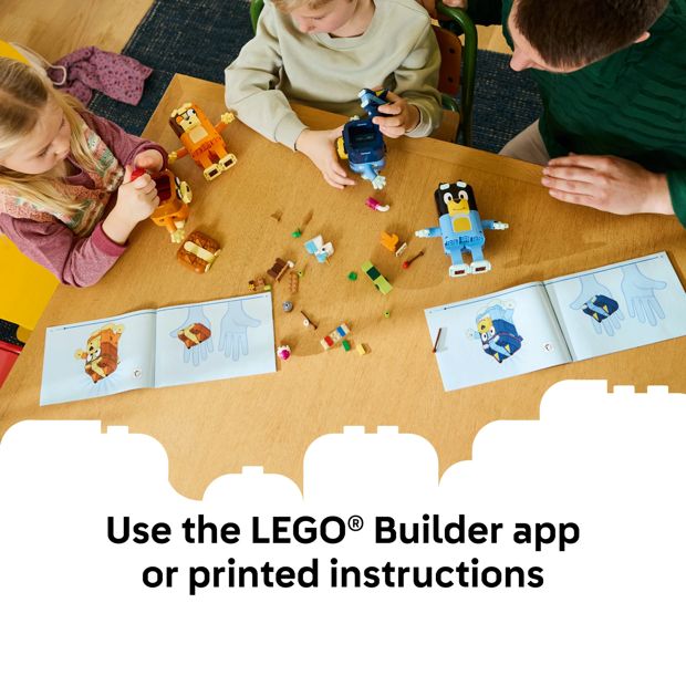 LEGO® Bluey Brick-Built Bluey Family 11217