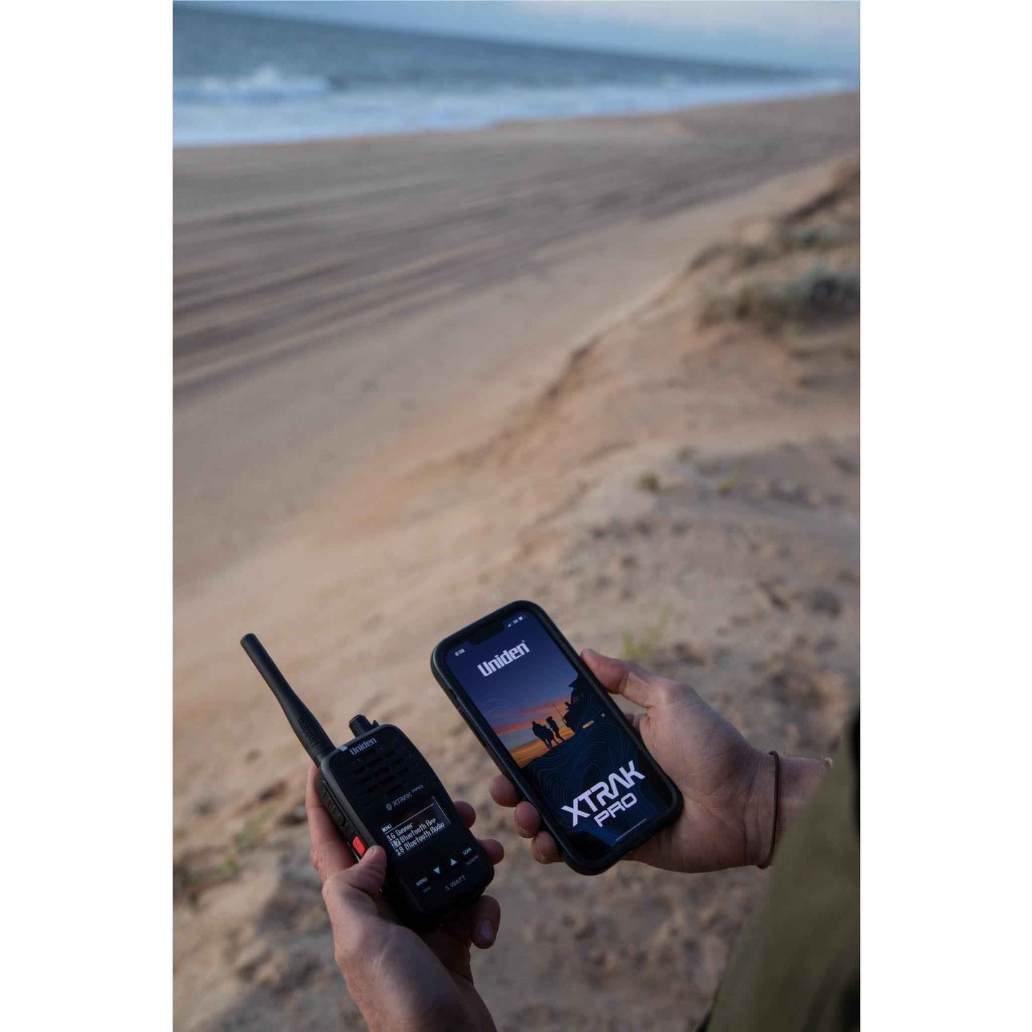 Uniden XTRAK50 5 Watt Waterproof Smart UHF Handheld Radio (Black)