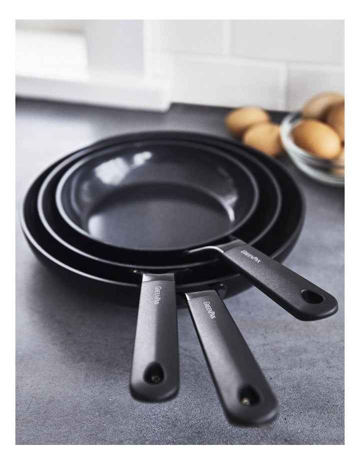 SmartShape 20/28cm 2pc Frypan Set Black PFAS-free ceramic non-stick