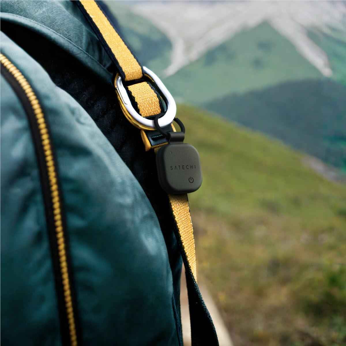 SATECHI Vegan-Leather FindAll Keychain (Black)