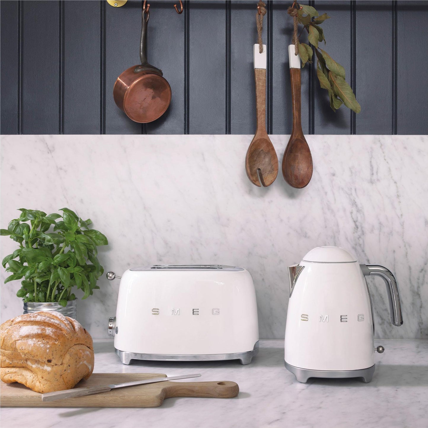 Smeg 50's Style 1.7L Kettle (White)