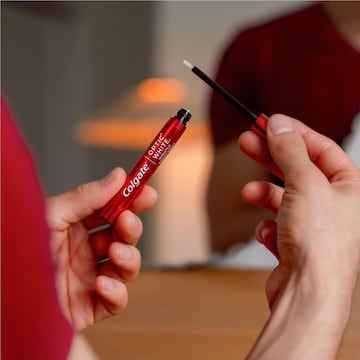 Colgate Teeth Whitening Nightly Treatment Wand Optic White 3% each