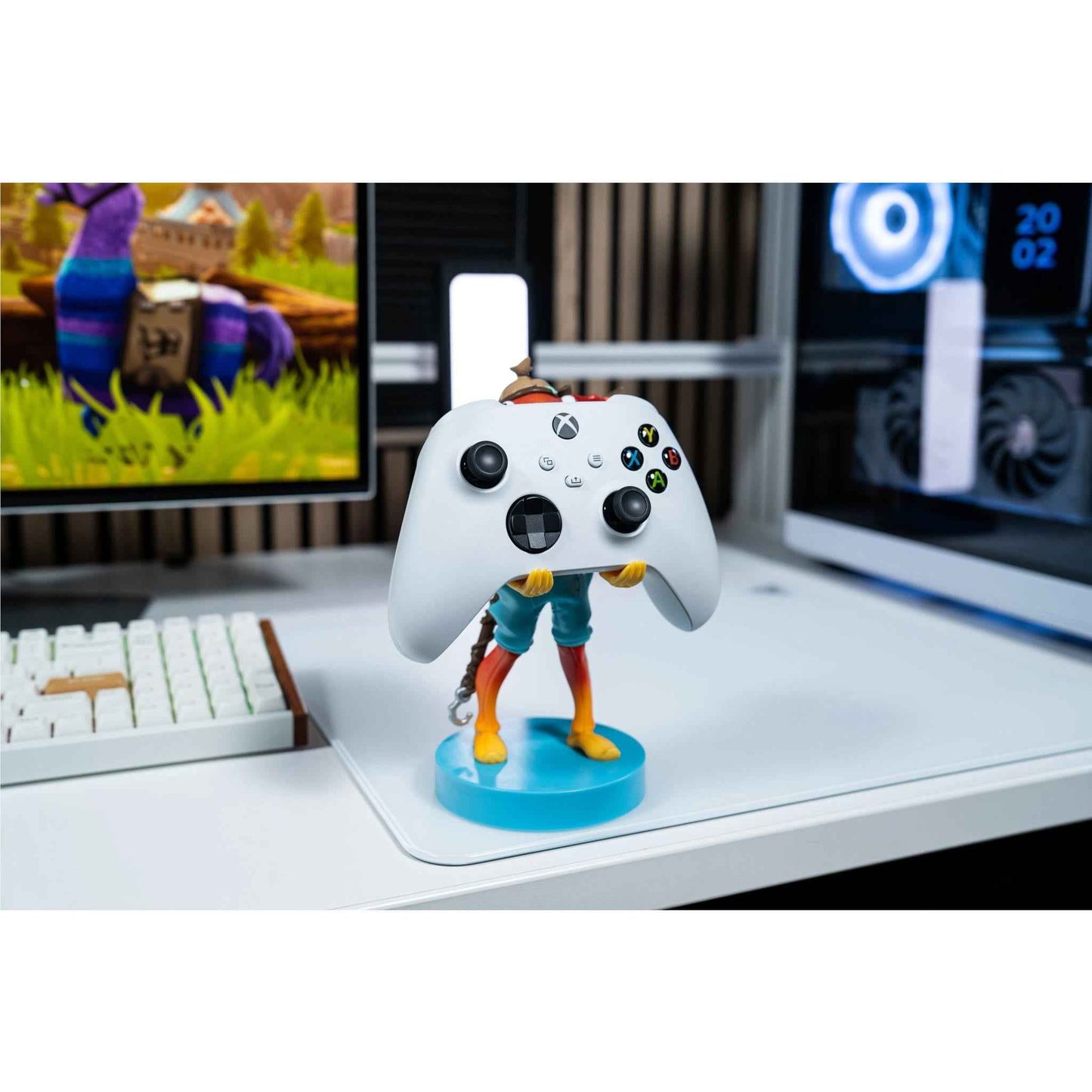 Fortnite: Fishsticks Cable Guys Controller and Phone Stand