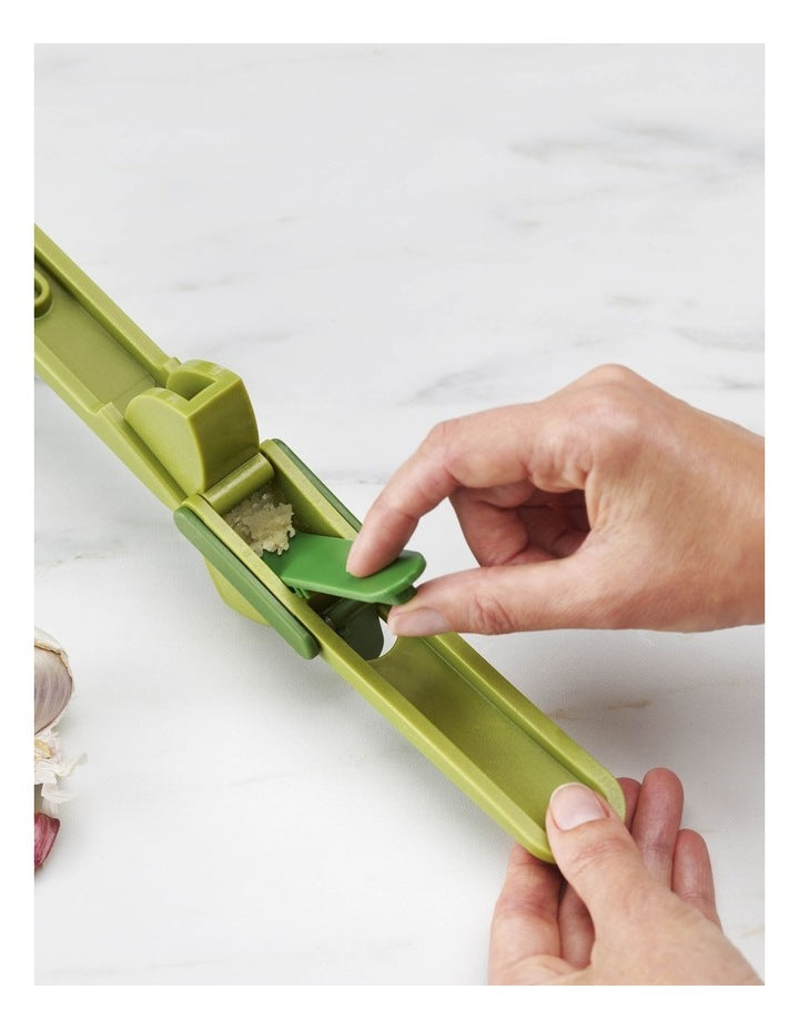 Clean Force Garlic Press in Green