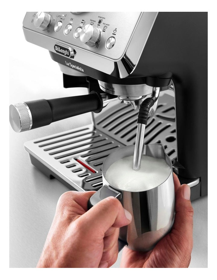 La Specialista Arte Manual Pump Coffee Machine in Metal Black EC9155MB