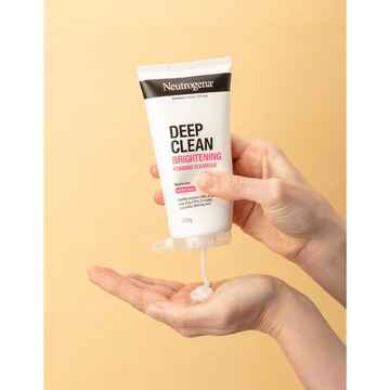 Neutrogena Deep Clean Brightening Foaming Cleanser 150g