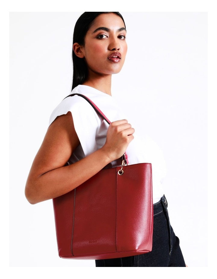 Ajay Zip Top Tote Bag in Red