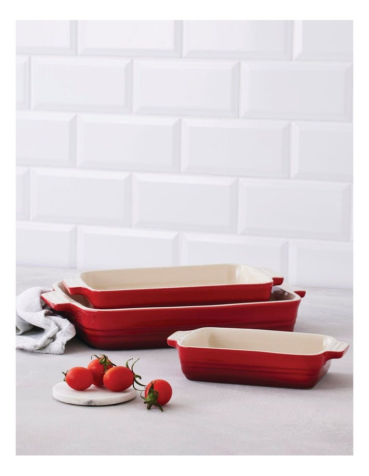 Classic Rectangular Dishes 18/25/32cm in Cerise