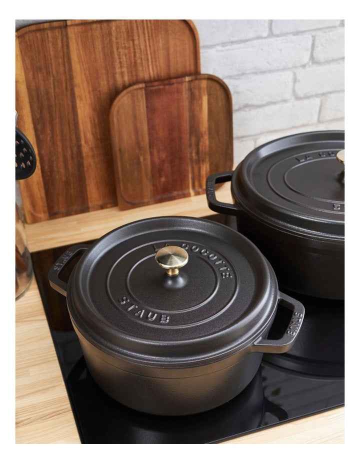 Cast Iron Round Cocotte in Black