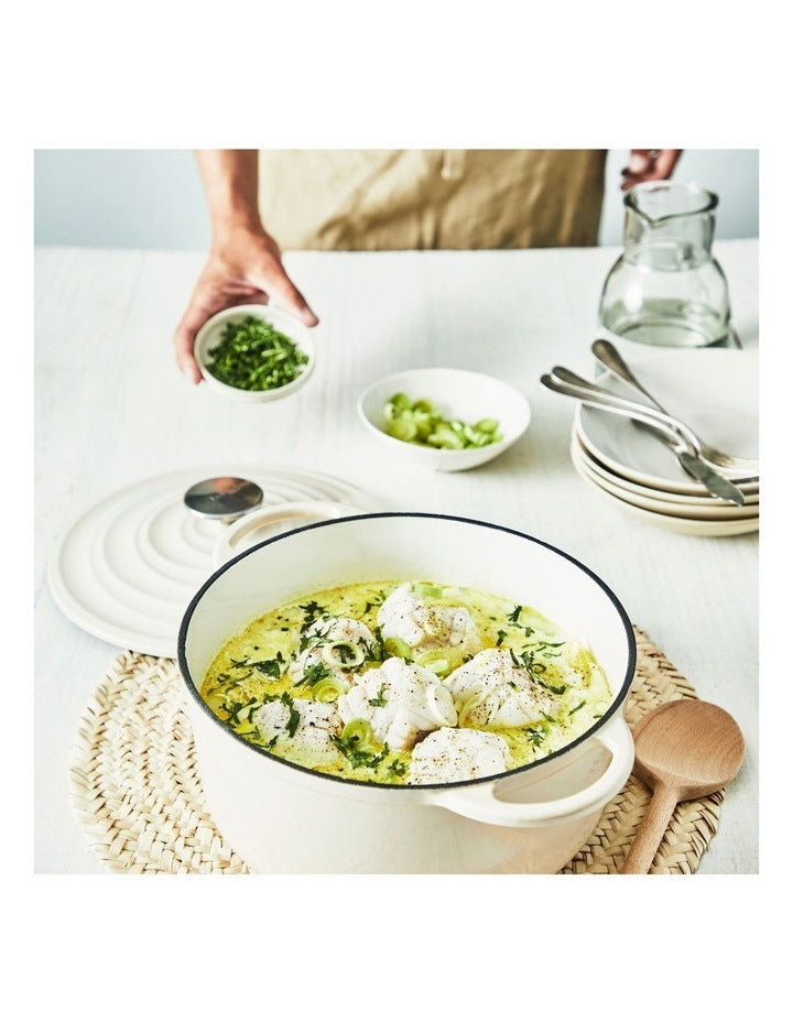 LOV Cast Iron Beige Stewpot with lid 25cm/5L