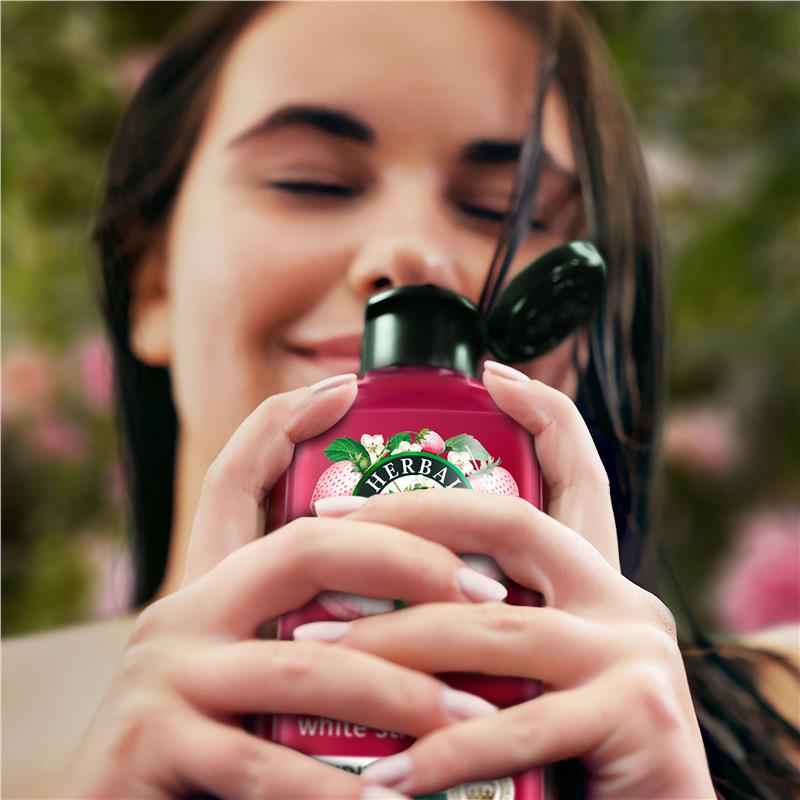 Herbal Essences Bio Renew White Strawberry & Mint Conditioner 400ml