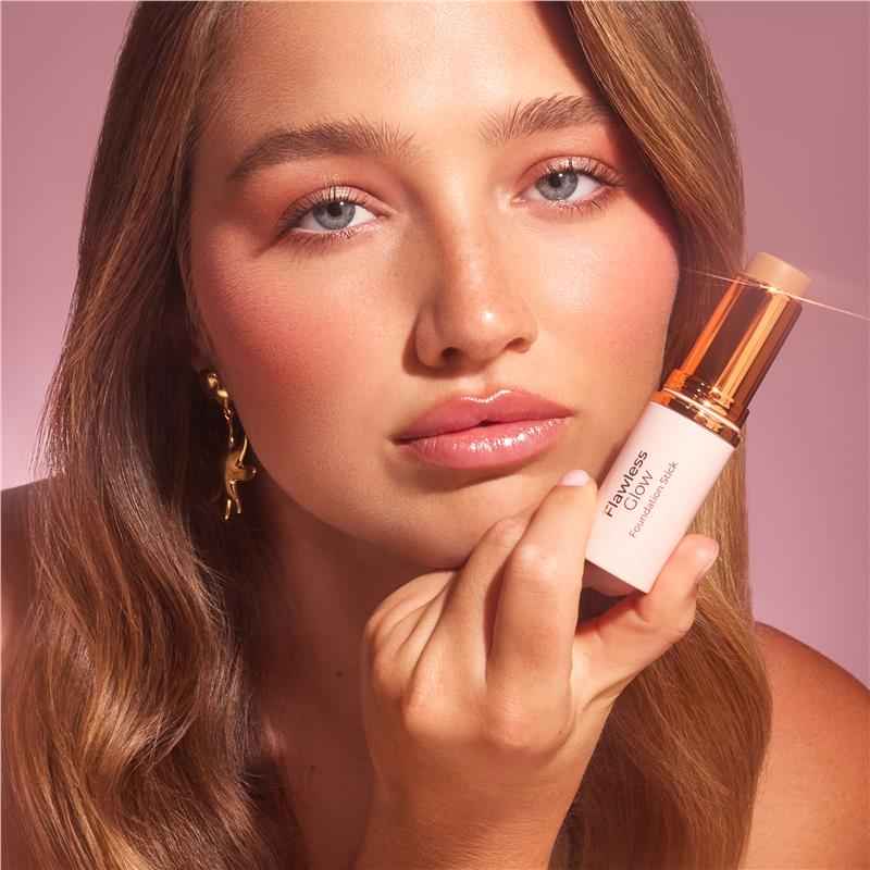 MCoBeauty Flawless Glow Foundation Stick 4 Nude Beige