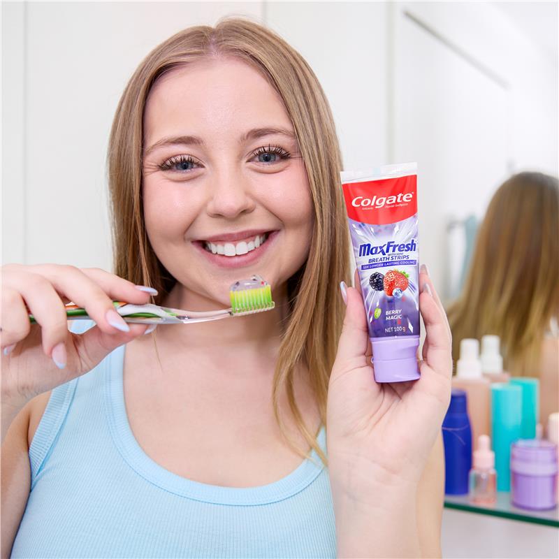 Colgate Toothpaste Max Fresh Berry Magic 100g