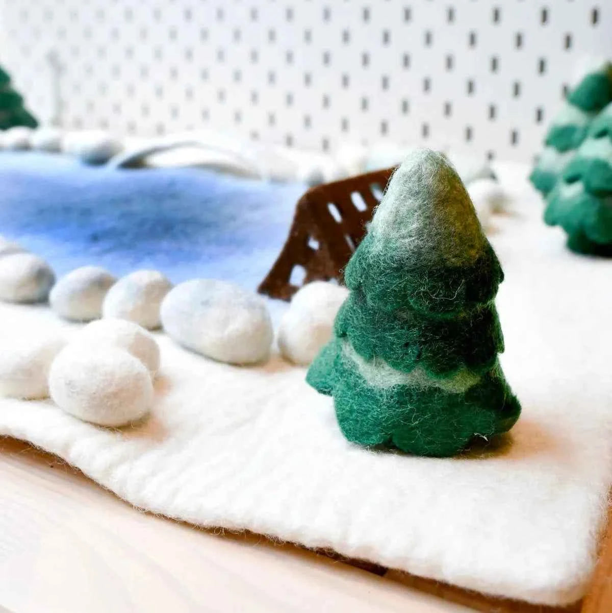 Tara Treasures Felt Ice Rink Large Mat Playscape 80cm Christmas Pretend & Imaginative Play Christmas Range 3yrs+