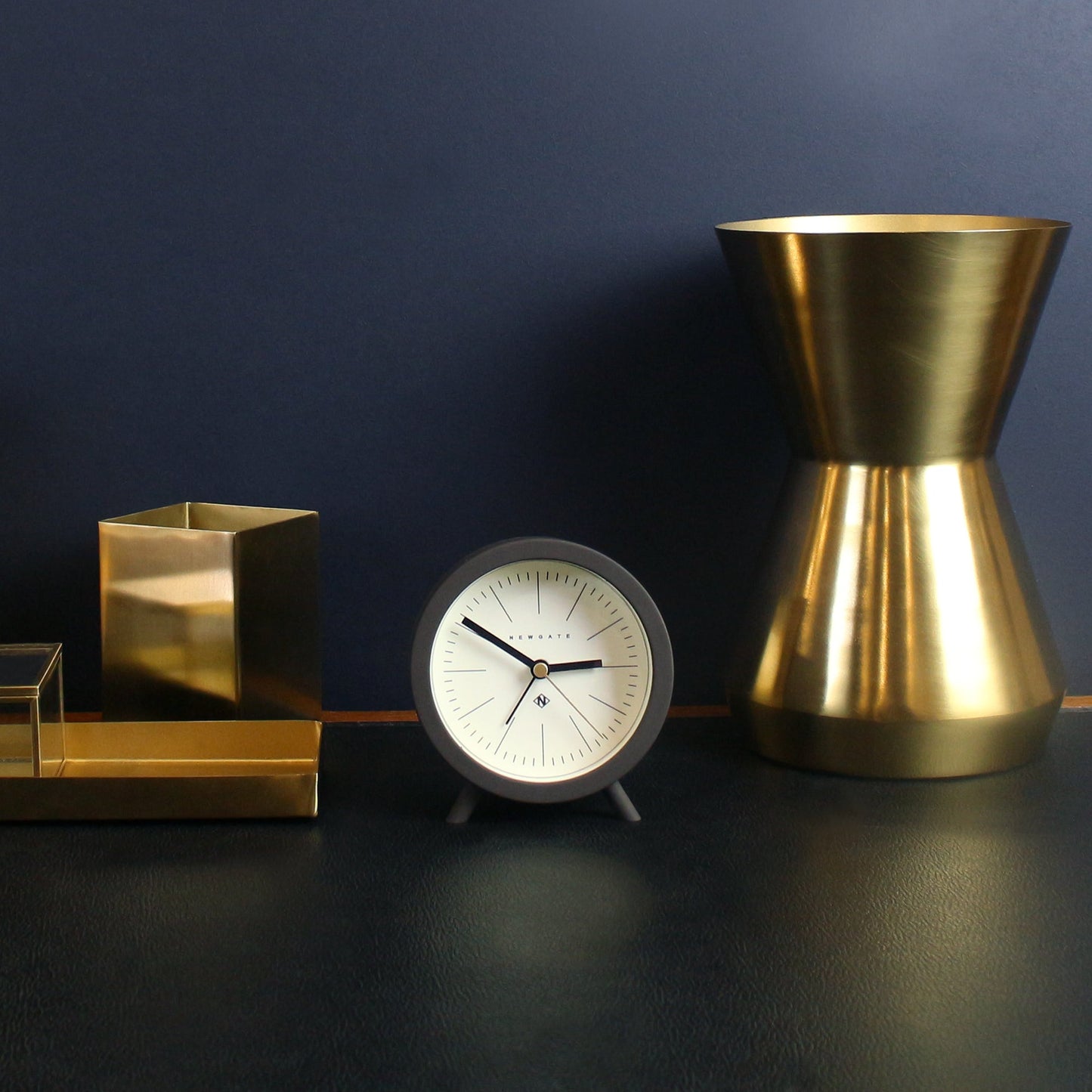 Fred Alarm Chocolate Black