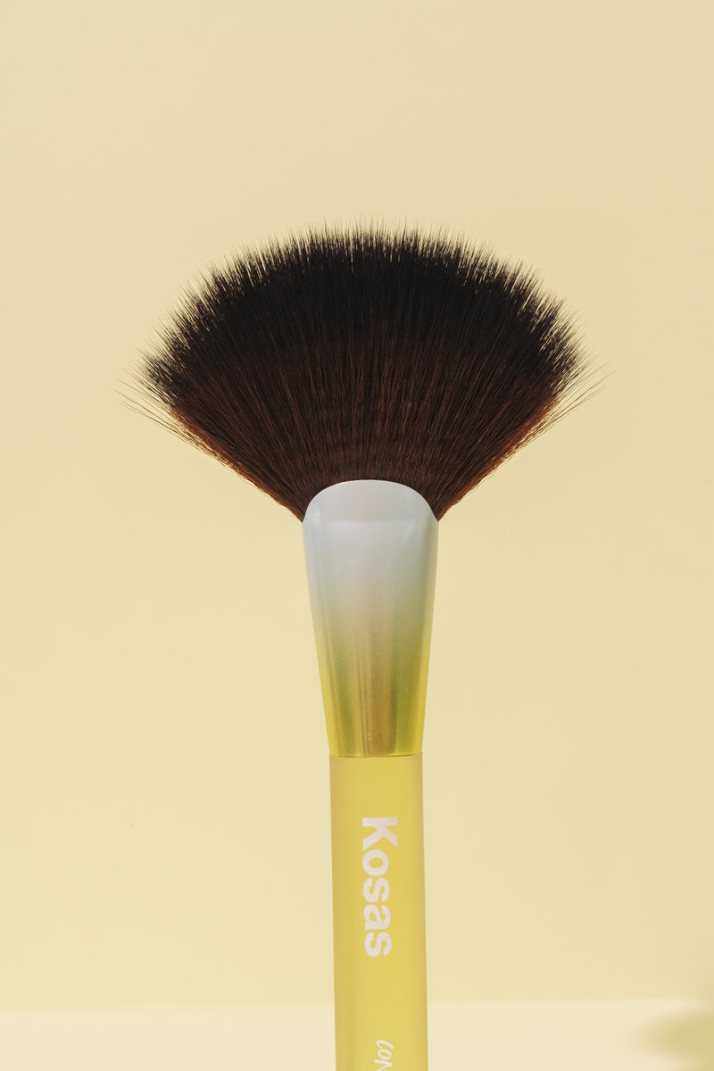 Contour Fan Brush
