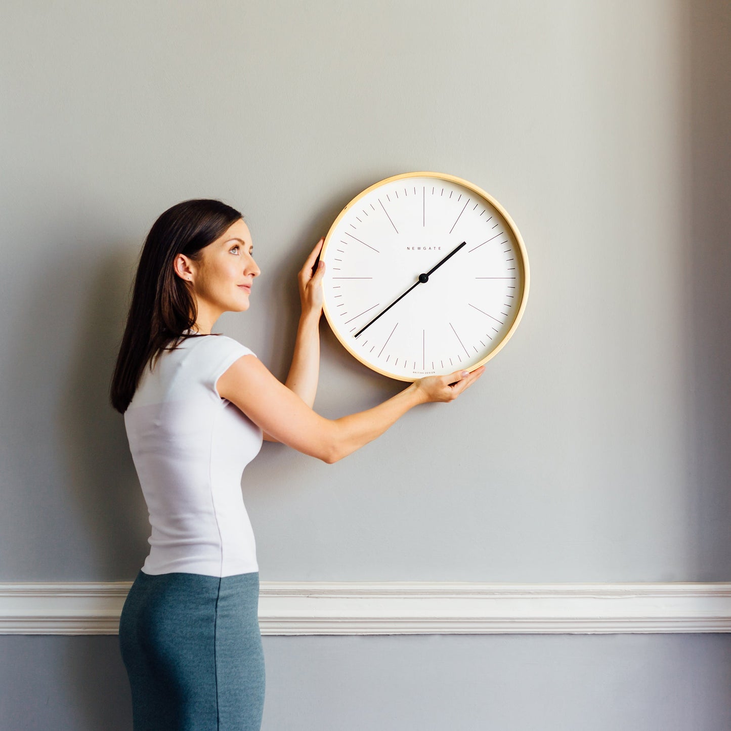 Mr Clarke Clock Pale Wood Marker Dial 40