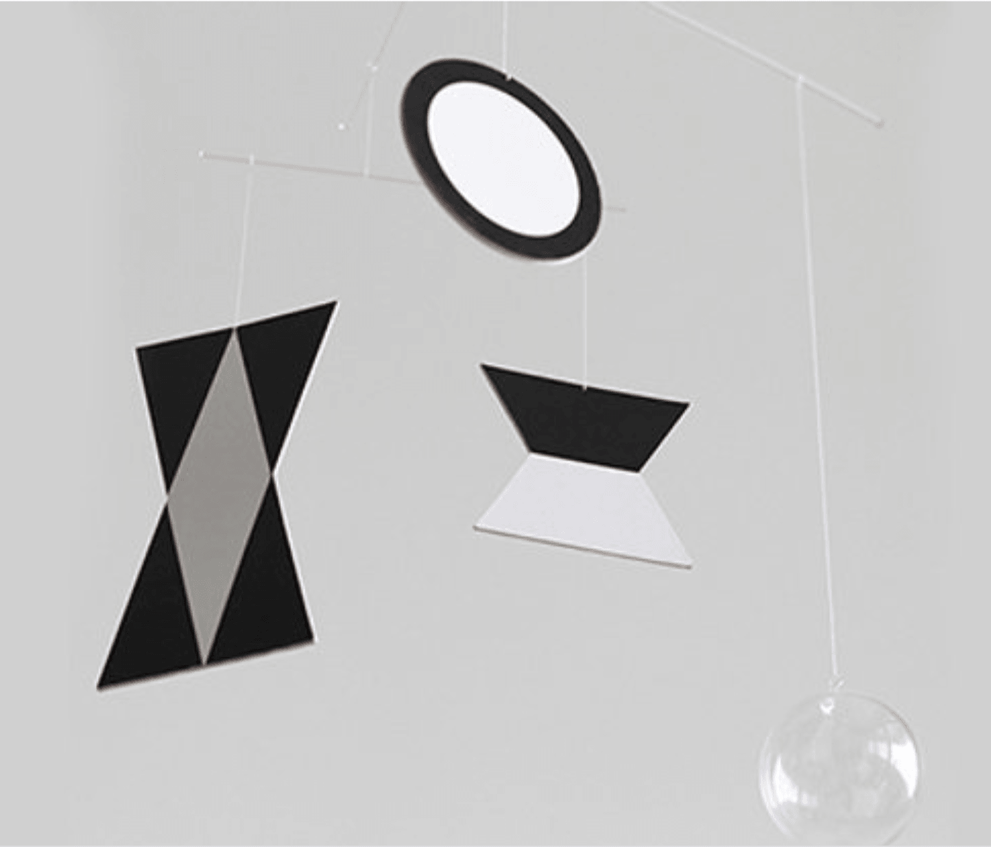 Montessori Mobile Munari the 1st of the 4 Essential Montessori Mobiles (Plastic Ball) Baby Gifts Idea Best Seller 0m+
