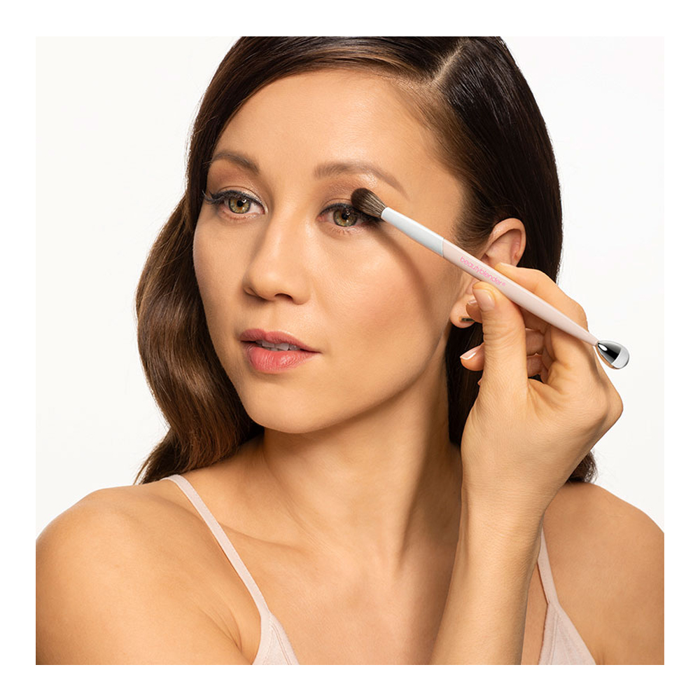 High Roller Crease Brush & Cooling Roller