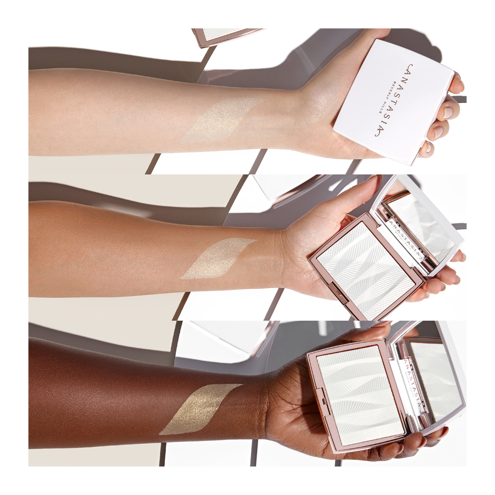 Highlighter Pressed Powder - Iced Out