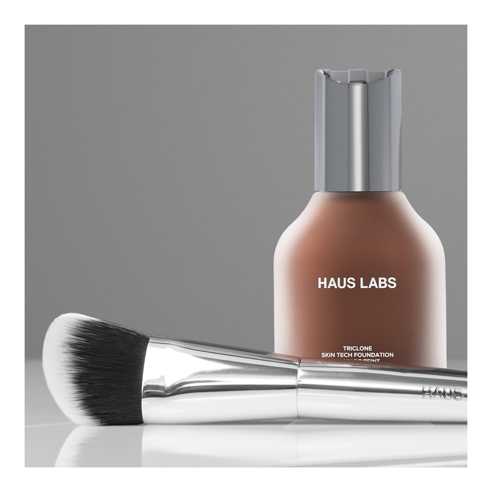 Triclone Skin Tech™ Foundation Brush