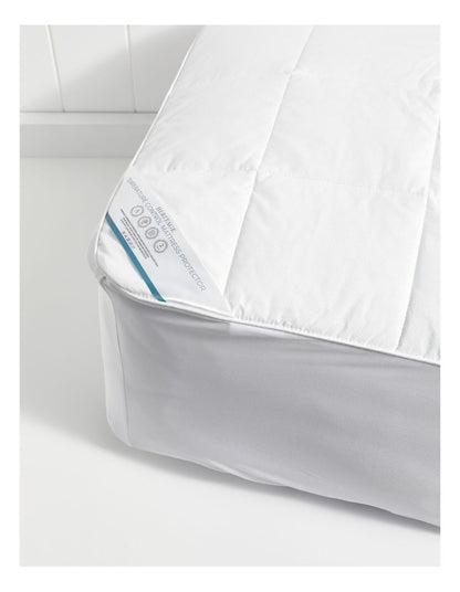 Temperature Control Mattress Protector in White