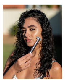 LED Light Therapy Face Wand in Pink