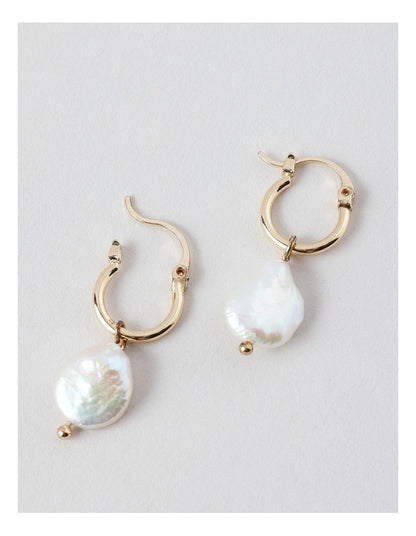 Pearl Earring in Gold