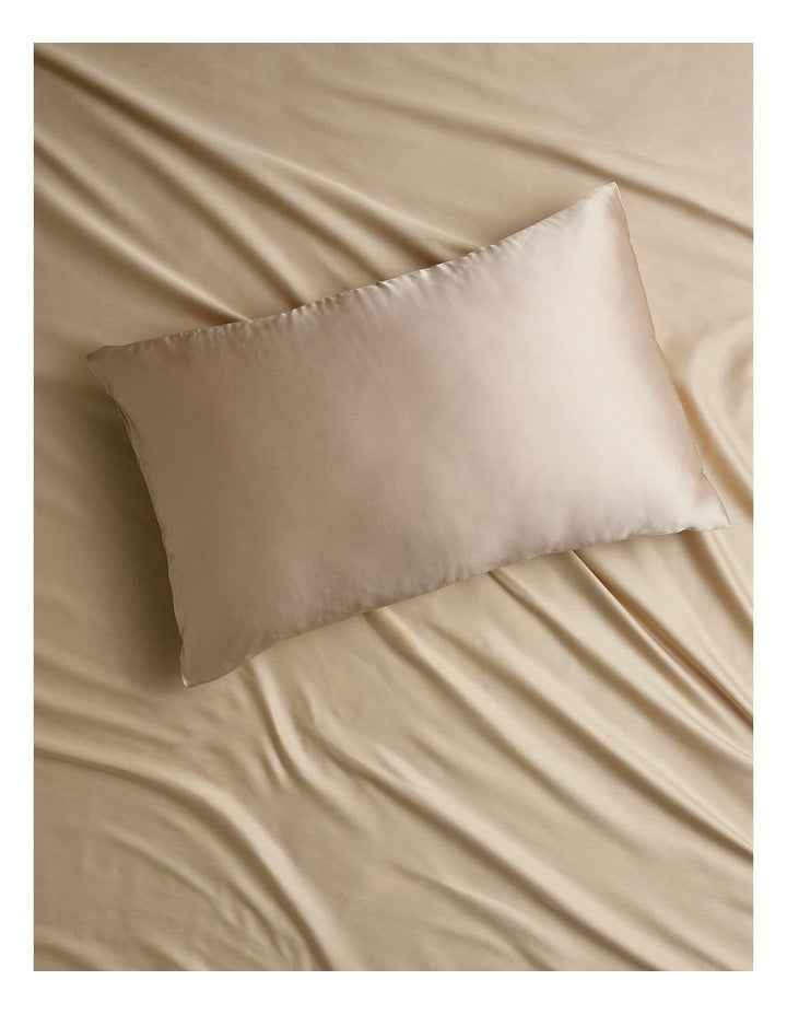 Luxe Silk Pillowcase in Champagne