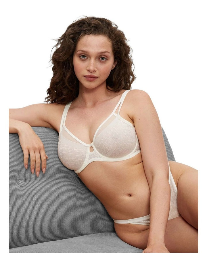 Signature Sheer Minimiser Bra in Ecru